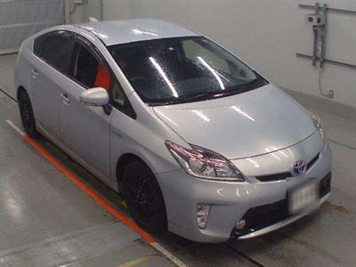 2013 Toyota Prius - Thumbnail