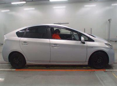 2013 Toyota Prius - Thumbnail