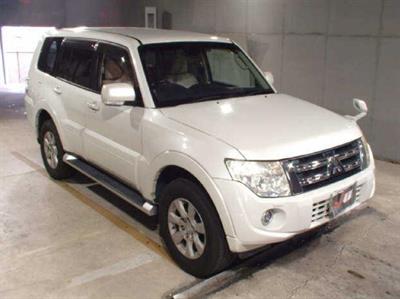 2013 Mitsubishi Pajero - Thumbnail