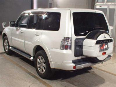 2013 Mitsubishi Pajero - Thumbnail