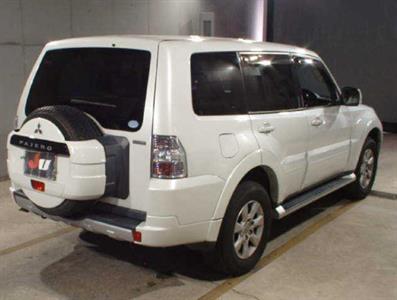 2013 Mitsubishi Pajero - Thumbnail