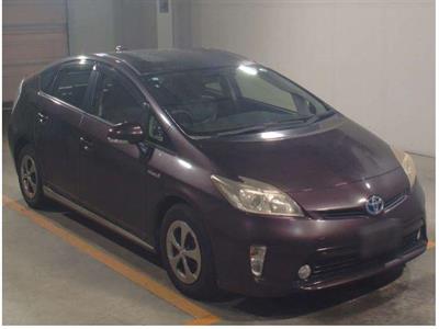 2013 Toyota Prius - Thumbnail