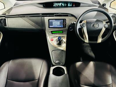 2013 Toyota Prius - Thumbnail