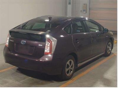 2013 Toyota Prius - Thumbnail