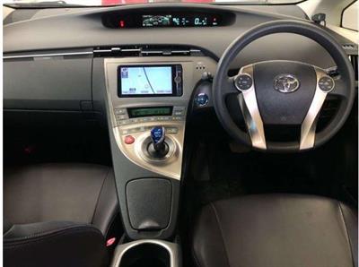 2013 Toyota Prius - Thumbnail