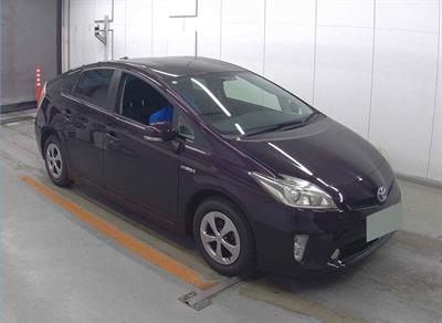 2013 Toyota Prius - Thumbnail