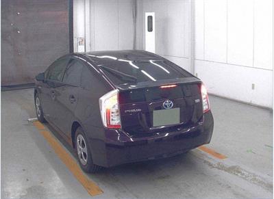 2013 Toyota Prius - Thumbnail