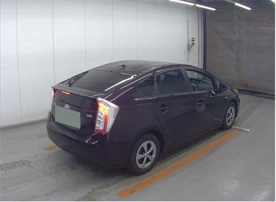 2013 Toyota Prius - Thumbnail