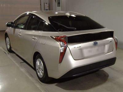 2016 Toyota Prius - Thumbnail