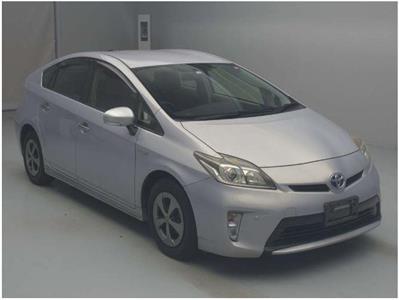 2013 Toyota Prius - Thumbnail