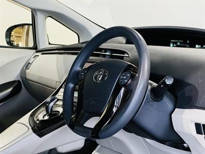 2013 Toyota Prius - Thumbnail