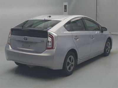 2013 Toyota Prius - Thumbnail