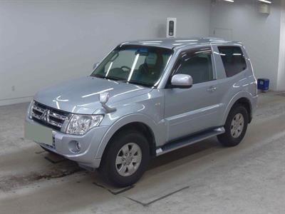 2013 Mitsubishi Pajero - Thumbnail