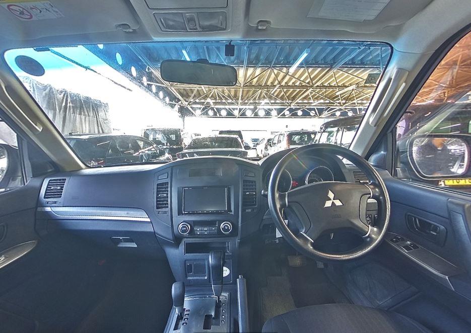 2013 Mitsubishi Pajero