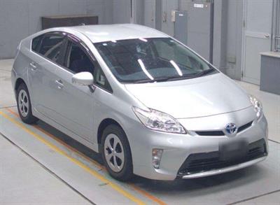 2015 Toyota Prius - Thumbnail