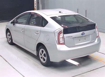 2015 Toyota Prius - Thumbnail